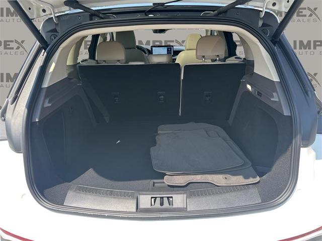 Photo of 2023 Pristine White Metallic Tri-Coat Lincoln Corsair