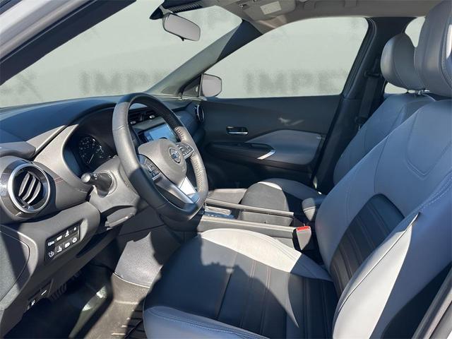 Photo of 2021 Boulder Gray Pearl Nissan Kicks