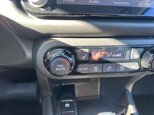 Photo of 2021 Boulder Gray Pearl Nissan Kicks