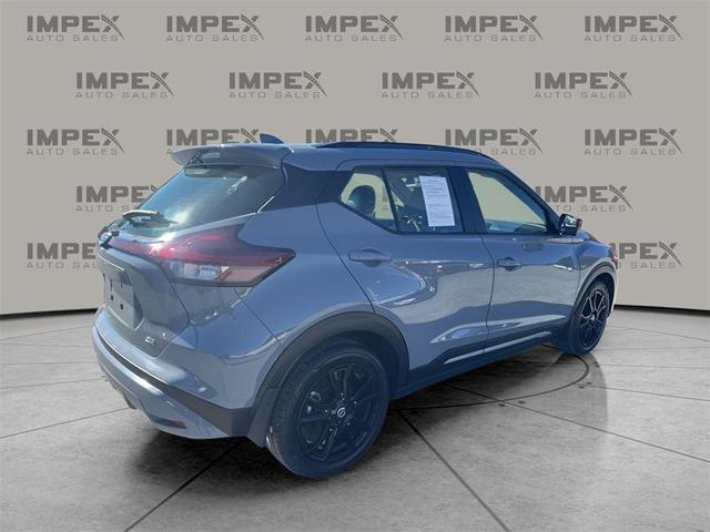 Photo of 2021 Boulder Gray Pearl Nissan Kicks