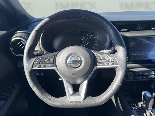 Photo of 2021 Boulder Gray Pearl Nissan Kicks