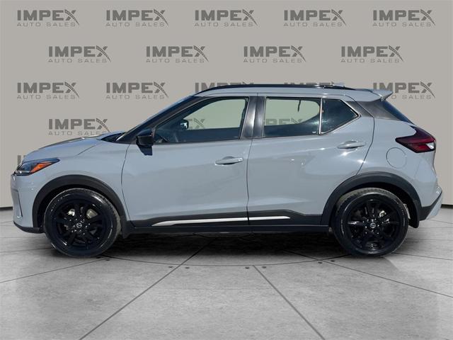 Photo of 2021 Boulder Gray Pearl Nissan Kicks