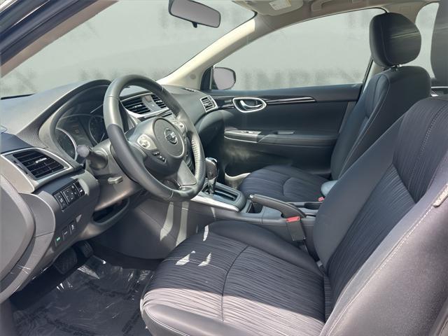 Photo of 2017 Super Black Nissan Sentra