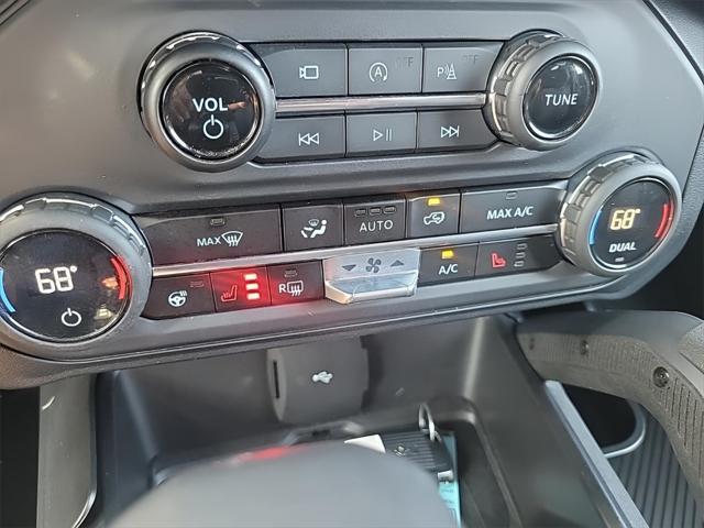 Photo of 2023 Oxford White Ford Bronco