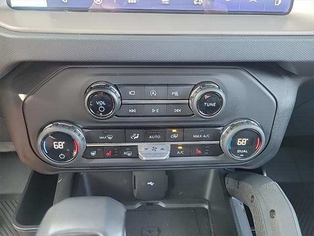 Photo of 2023 Oxford White Ford Bronco