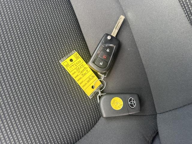 Photo of 2024 Ice Cap Toyota RAV4