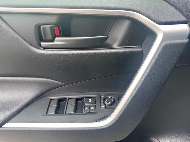 Photo of 2024 Ice Cap Toyota RAV4