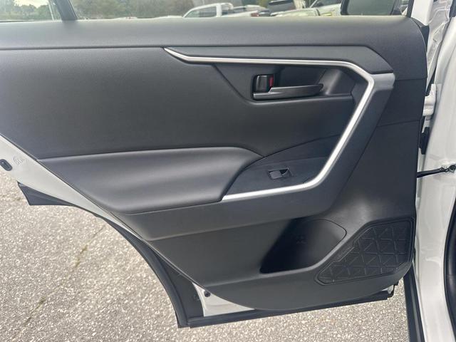Photo of 2024 Ice Cap Toyota RAV4