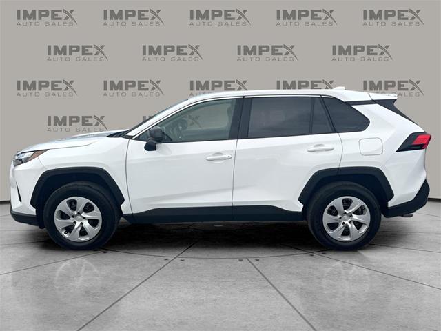Photo of 2024 Ice Cap Toyota RAV4
