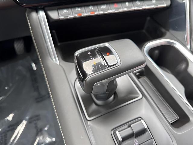Photo of 2023 White Frost Tricoat GMC Sierra 1500
