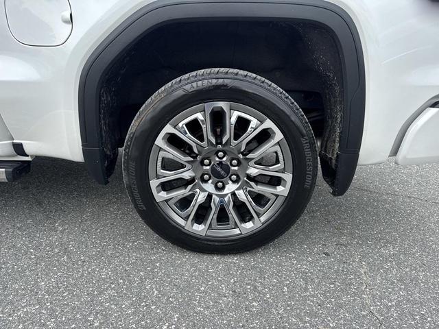 Photo of 2023 White Frost Tricoat GMC Sierra 1500