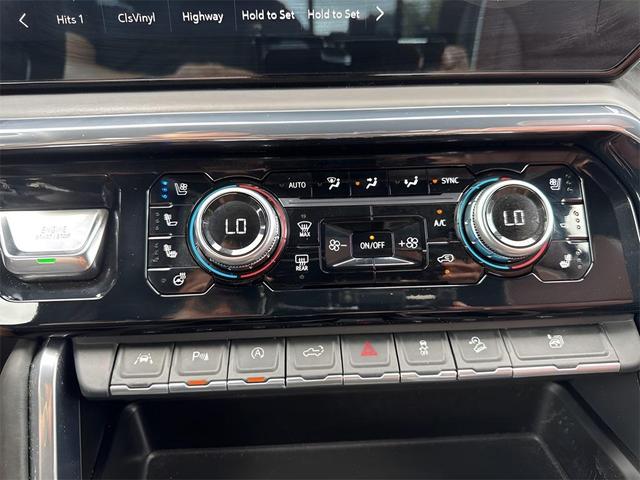 Photo of 2023 White Frost Tricoat GMC Sierra 1500