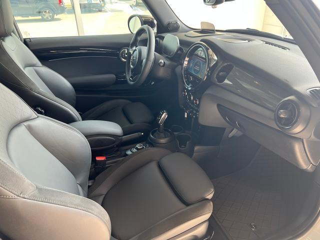Photo of 2024 White Metallic MINI Hardtop