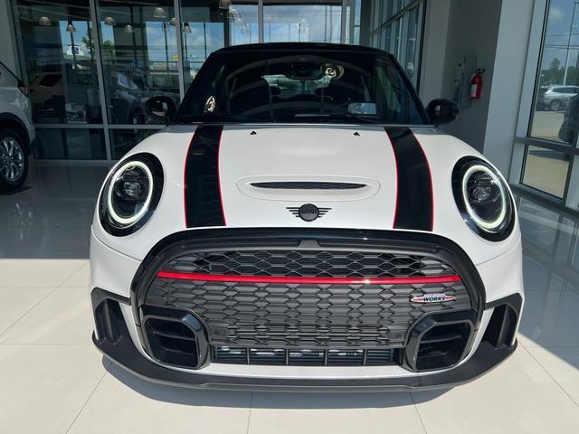 Photo of 2024 White Metallic MINI Hardtop