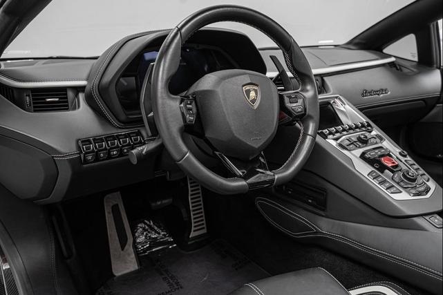 Photo of 2019 Bianco Opalis Lamborghini Aventador S