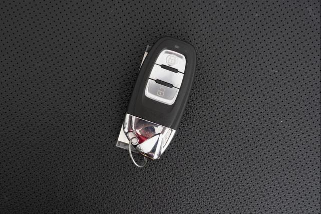 Photo of 2019 Bianco Opalis Lamborghini Aventador S