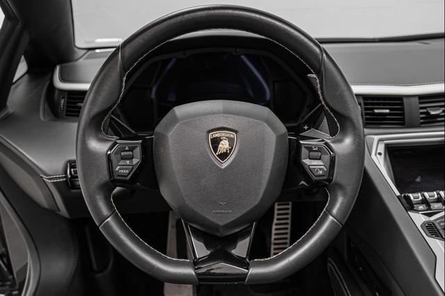 Photo of 2019 Bianco Opalis Lamborghini Aventador S