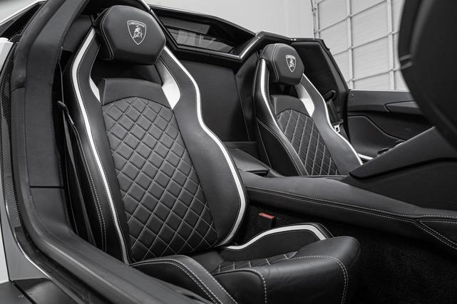 Photo of 2019 Bianco Opalis Lamborghini Aventador S