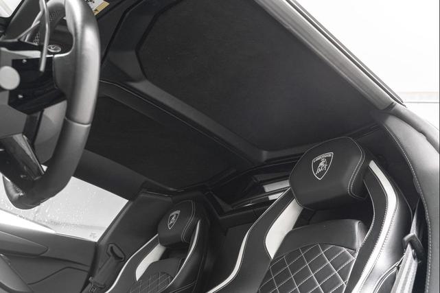 Photo of 2019 Bianco Opalis Lamborghini Aventador S
