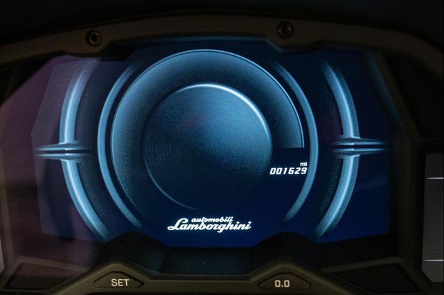 Photo of 2019 Bianco Opalis Lamborghini Aventador S
