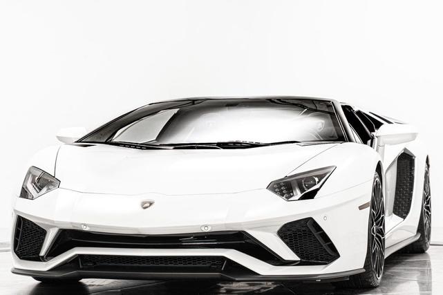 Photo of 2019 Bianco Opalis Lamborghini Aventador S