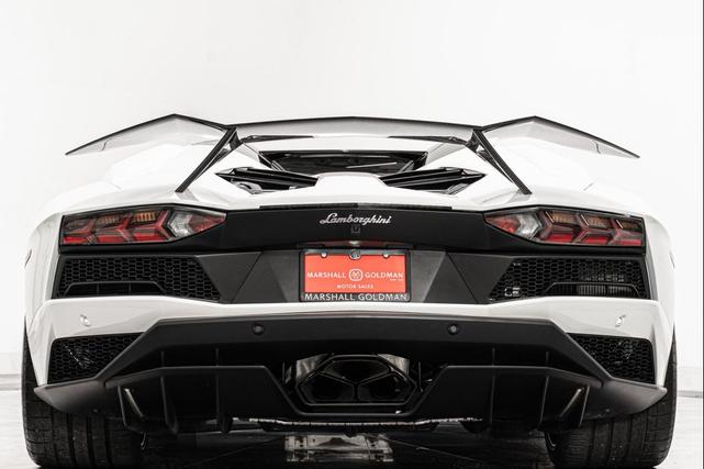 Photo of 2019 Bianco Opalis Lamborghini Aventador S