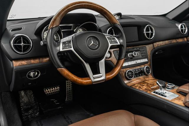 Photo of 2016 designo Diamond White Metallic Mercedes-Benz SL 550