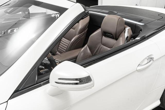 Photo of 2016 designo Diamond White Metallic Mercedes-Benz SL 550