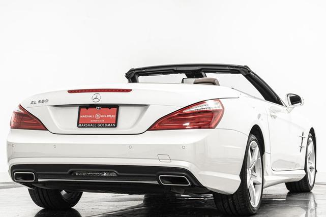 Photo of 2016 designo Diamond White Metallic Mercedes-Benz SL 550