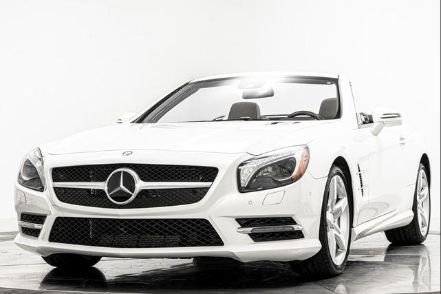 Photo of 2016 designo Diamond White Metallic Mercedes-Benz SL 550