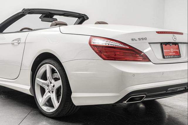 Photo of 2016 designo Diamond White Metallic Mercedes-Benz SL 550