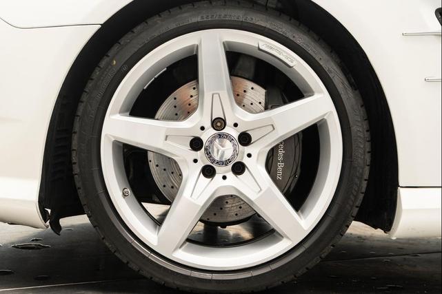 Photo of 2016 designo Diamond White Metallic Mercedes-Benz SL 550
