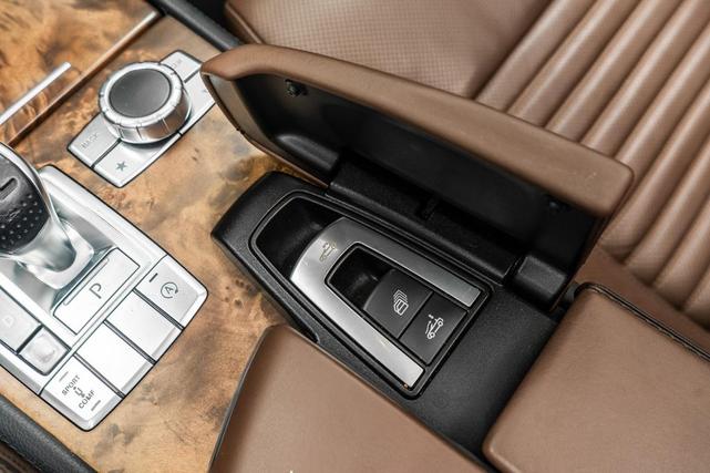Photo of 2016 designo Diamond White Metallic Mercedes-Benz SL 550