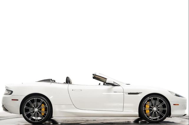 Photo of 2014 Morning Frost White Aston Martin DB9