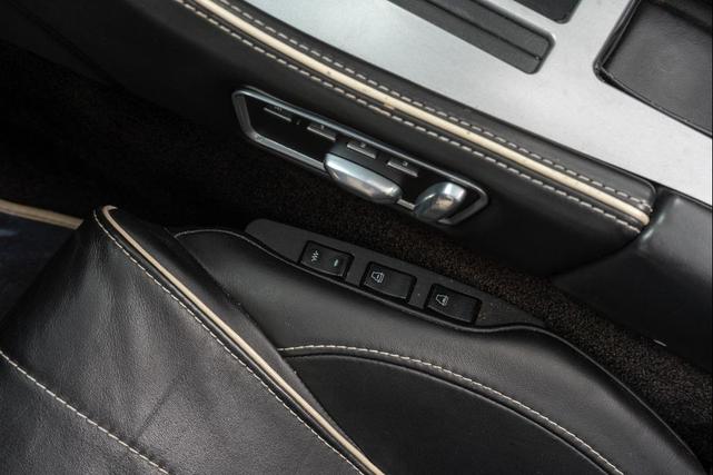 Photo of 2014 Morning Frost White Aston Martin DB9