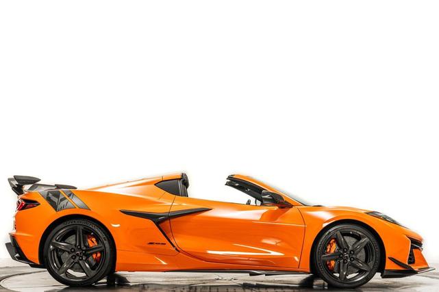 Photo of 2023 Amplify Orange Tintcoat Chevrolet Corvette