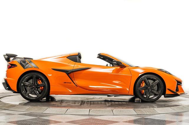 Photo of 2023 Amplify Orange Tintcoat Chevrolet Corvette