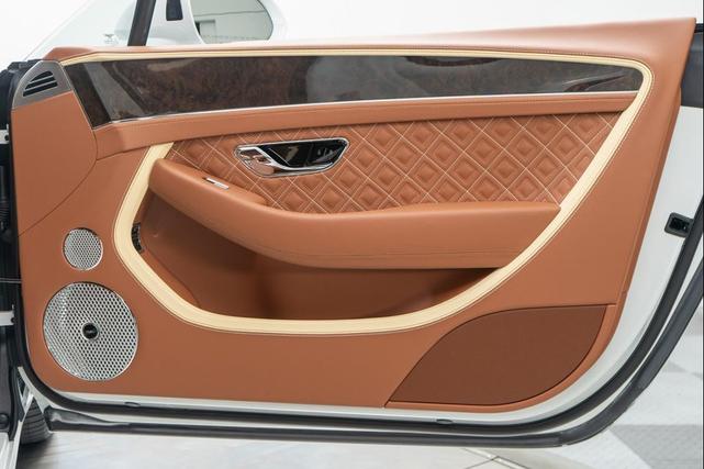 Photo of 2022 Snow Quartz Pearlescent Bentley Continental GT