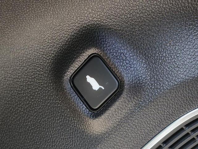 Photo of 2022 Platinum White Pearl Acura MDX