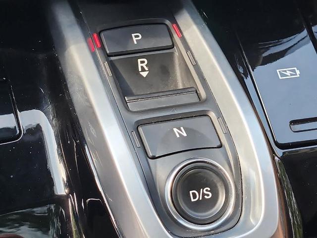 Photo of 2022 Platinum White Pearl Acura MDX