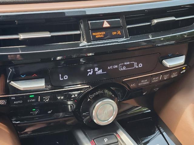 Photo of 2022 Platinum White Pearl Acura MDX