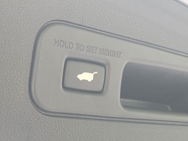 Photo of 2024 Lunar Silver Metallic Acura MDX
