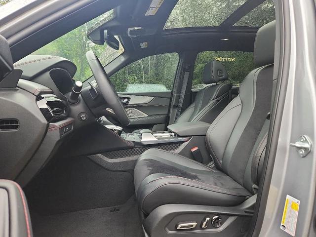 Photo of 2024 Lunar Silver Metallic Acura MDX