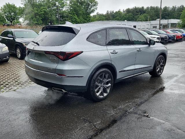 Photo of 2024 Lunar Silver Metallic Acura MDX