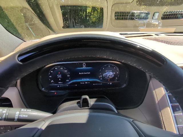 Photo of 2024 Iridescent Pearl Tricoat Chevrolet Suburban