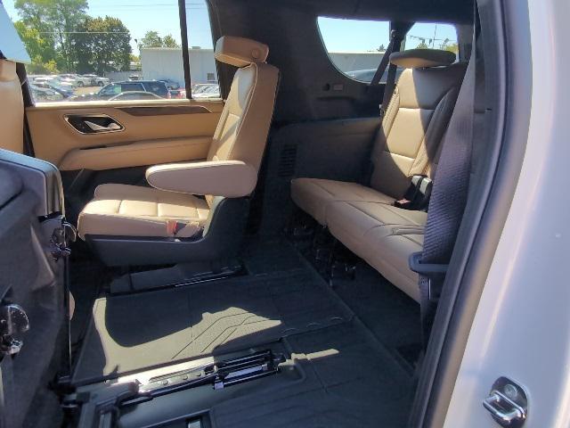 Photo of 2024 Iridescent Pearl Tricoat Chevrolet Suburban