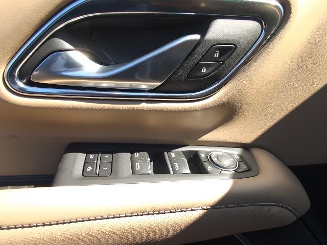 Photo of 2024 Iridescent Pearl Tricoat Chevrolet Suburban