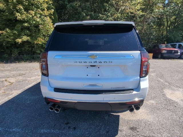 Photo of 2024 Iridescent Pearl Tricoat Chevrolet Suburban