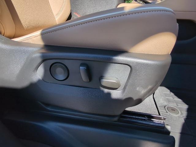 Photo of 2024 Iridescent Pearl Tricoat Chevrolet Suburban