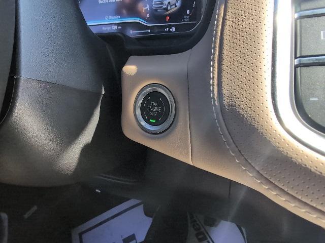 Photo of 2024 Iridescent Pearl Tricoat Chevrolet Suburban